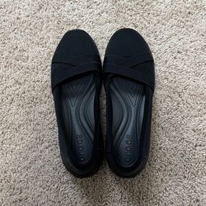 CROCS Women’s Black Slip-On Ballet Flats with Cross-Strap